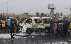 7 burnt to death as commercial bus catches fire in Lagos
